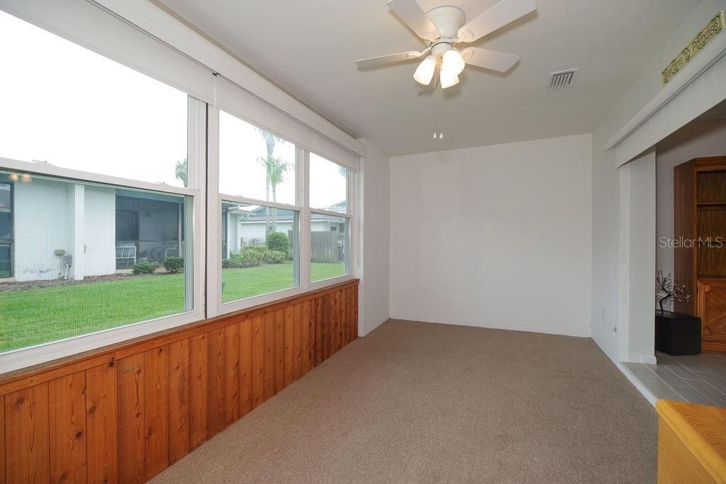For Sale: $325,000 (2 beds, 2 baths, 1196 Square Feet)
