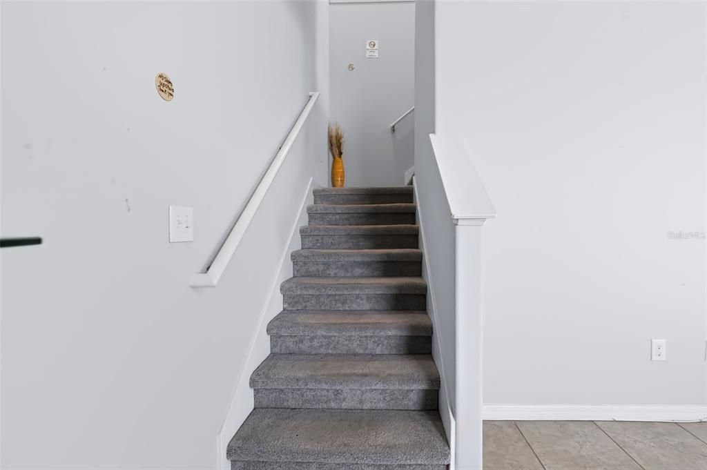 En Venta: $345,000 (4 camas, 2 baños, 2599 Pies cuadrados)