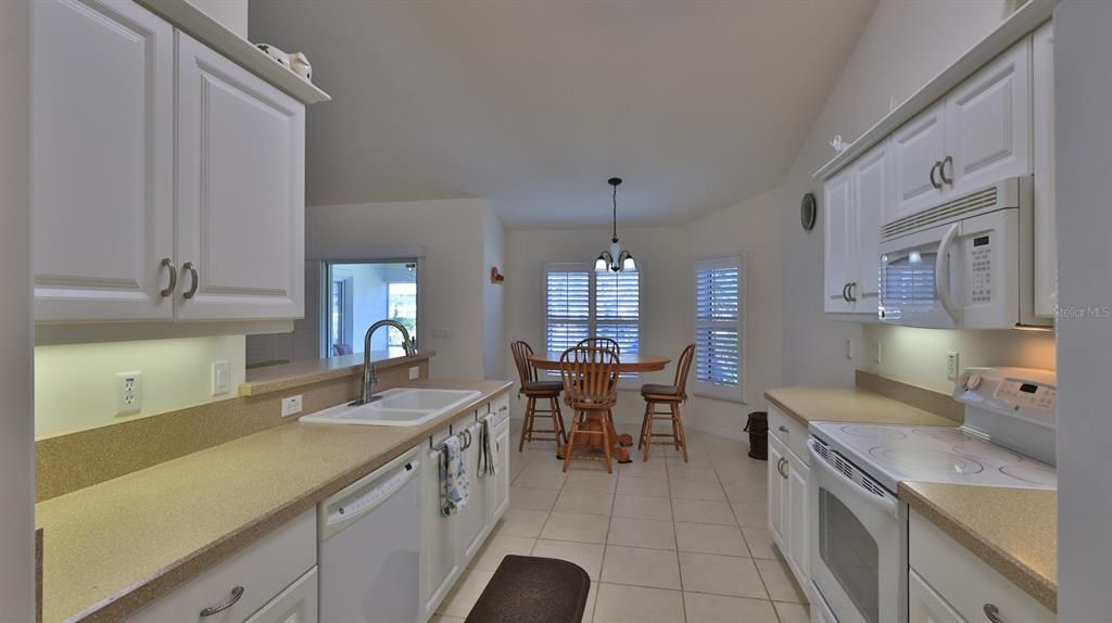For Sale: $505,000 (3 beds, 2 baths, 2099 Square Feet)