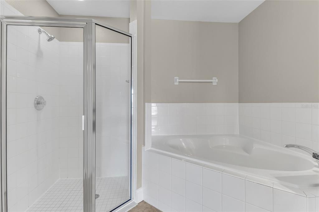 На продажу: $304,900 (4 спален, 2 ванн, 1772 Квадратных фут)