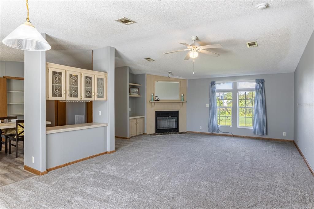For Rent: $1,600 (3 beds, 3 baths, 1620 Square Feet)