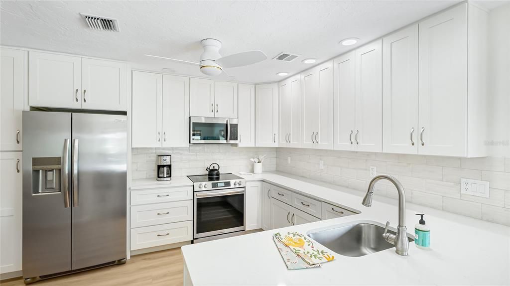 For Rent: $15,000 (3 beds, 3 baths, 2201 Square Feet)