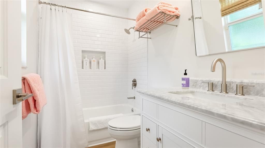 For Rent: $15,000 (3 beds, 3 baths, 2201 Square Feet)