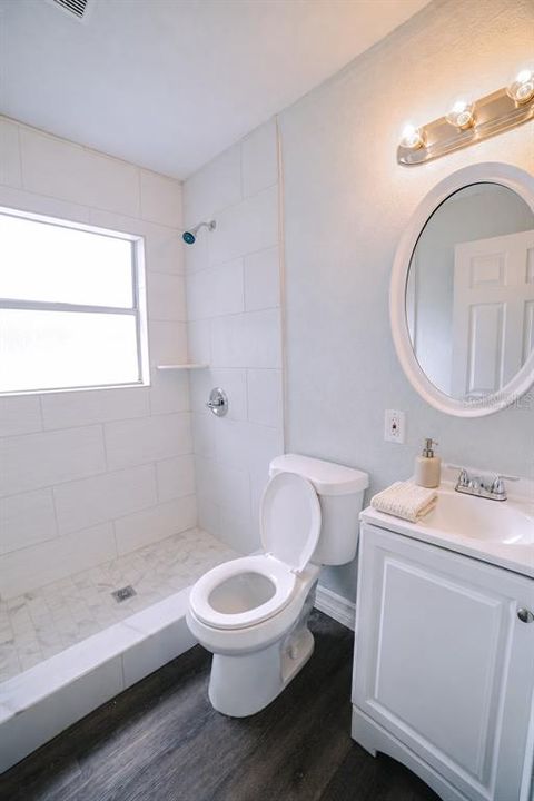 На продажу: $299,997 (3 спален, 2 ванн, 1275 Квадратных фут)