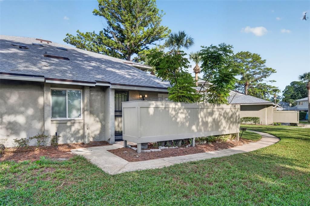 For Sale: $172,000 (2 beds, 2 baths, 960 Square Feet)