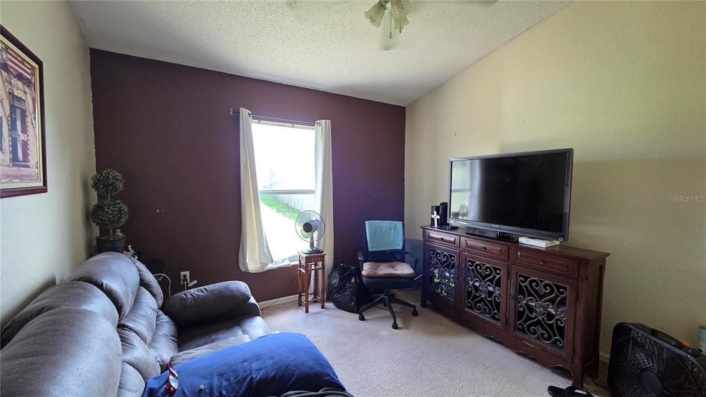 For Sale: $255,000 (3 beds, 2 baths, 1233 Square Feet)