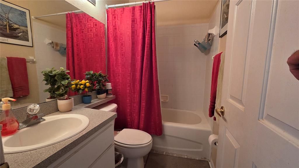 For Sale: $255,000 (3 beds, 2 baths, 1233 Square Feet)
