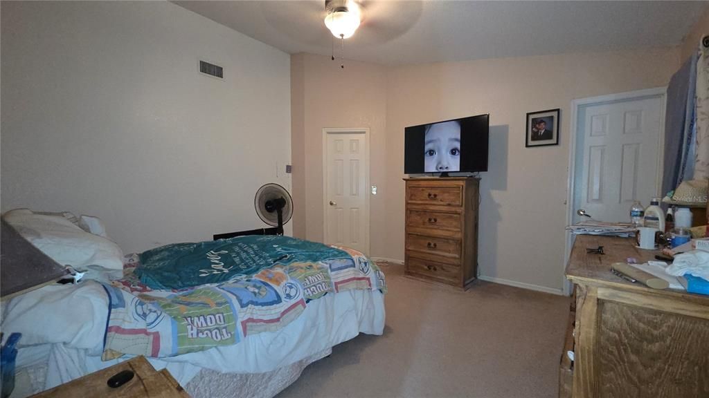 For Sale: $255,000 (3 beds, 2 baths, 1233 Square Feet)