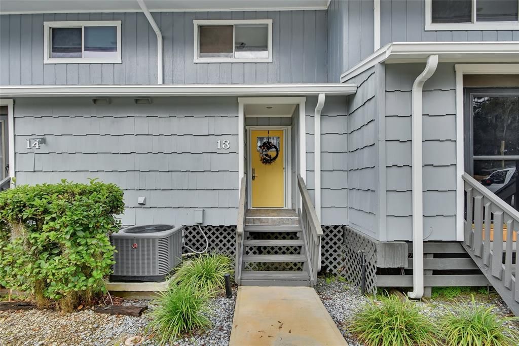 For Sale: $264,900 (2 beds, 1 baths, 1100 Square Feet)