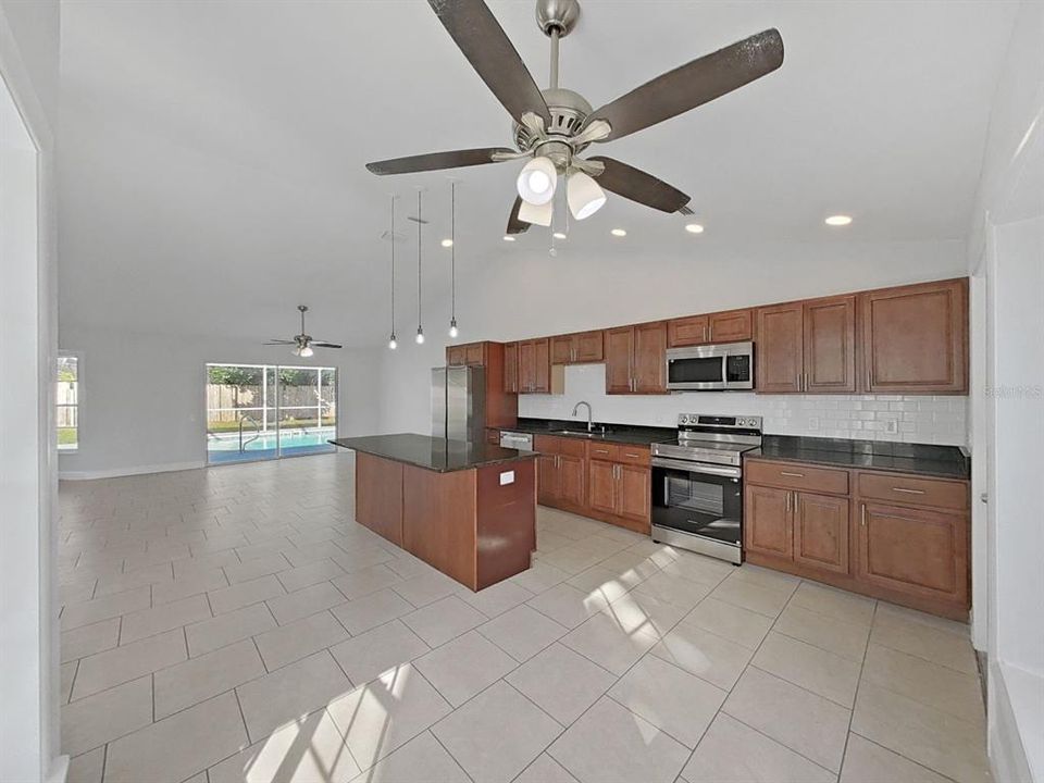En Venta: $319,900 (3 camas, 2 baños, 1502 Pies cuadrados)