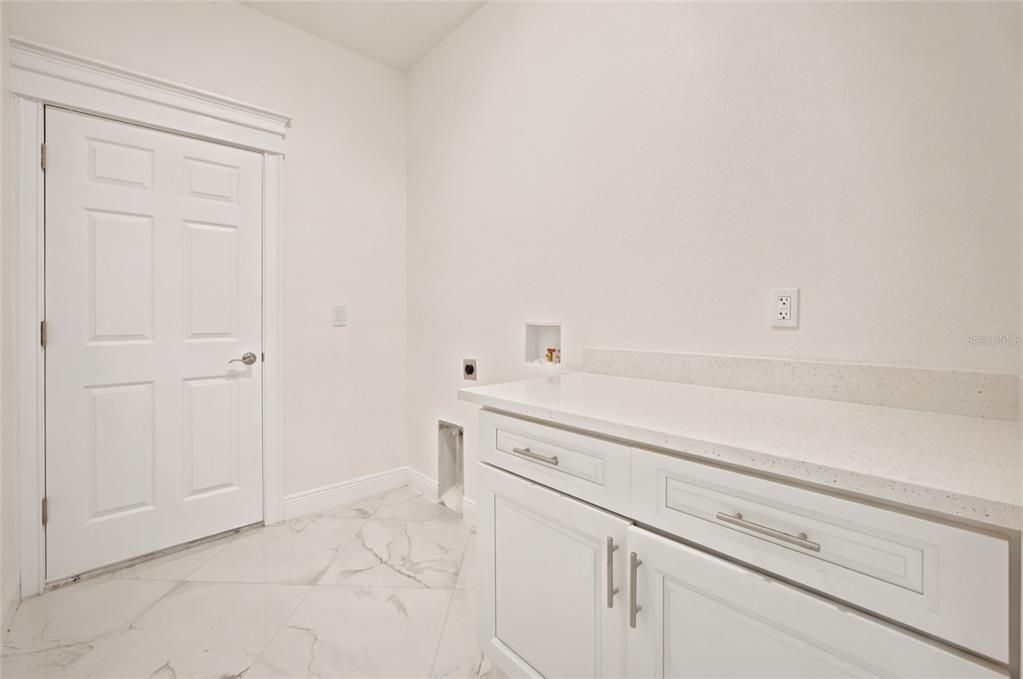 For Sale: $649,500 (4 beds, 3 baths, 2700 Square Feet)