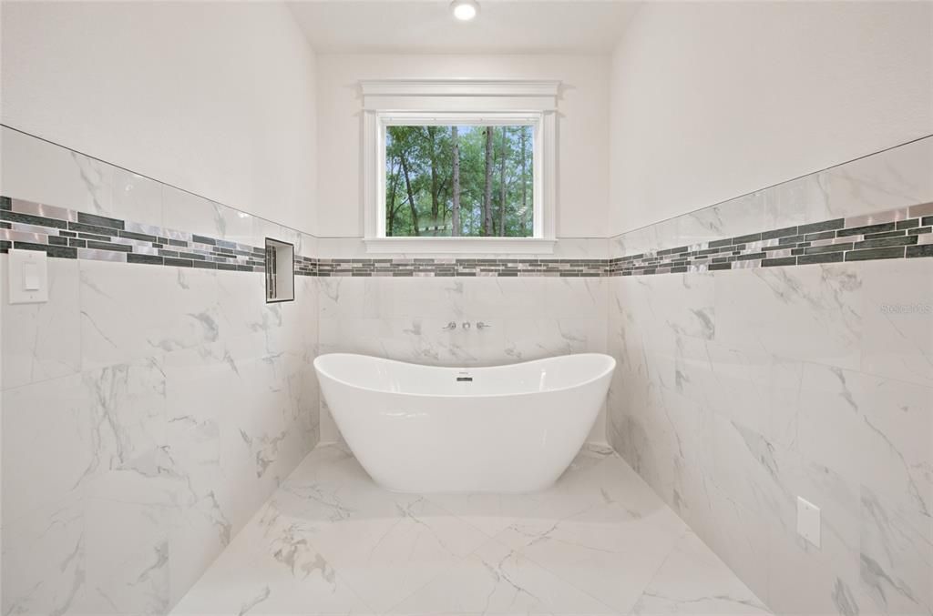 For Sale: $649,500 (4 beds, 3 baths, 2700 Square Feet)