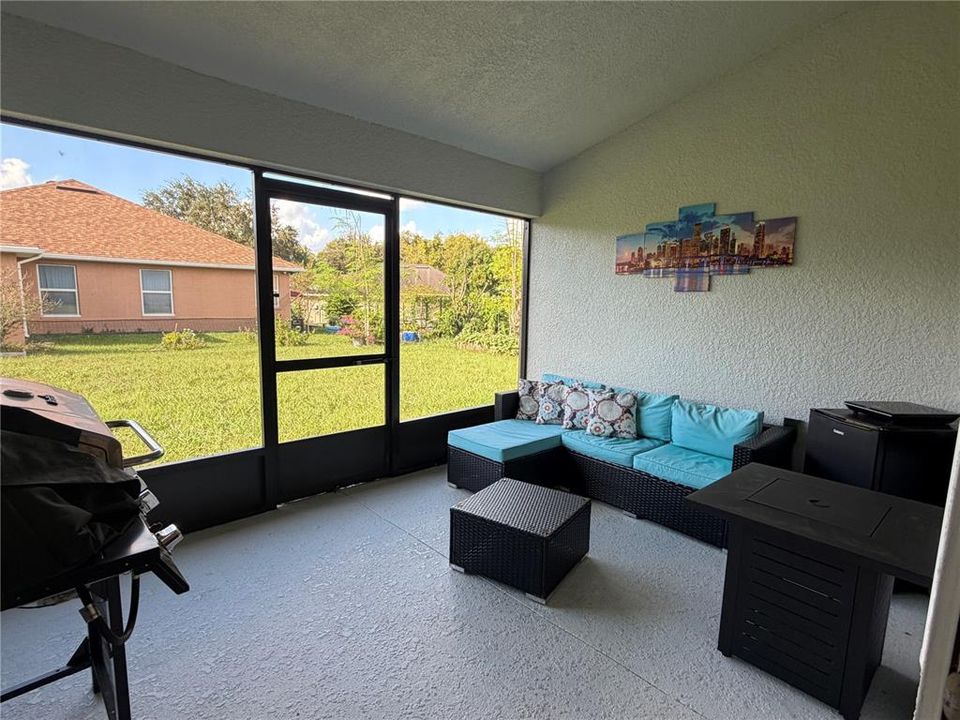 En Venta: $270,000 (3 camas, 2 baños, 1820 Pies cuadrados)