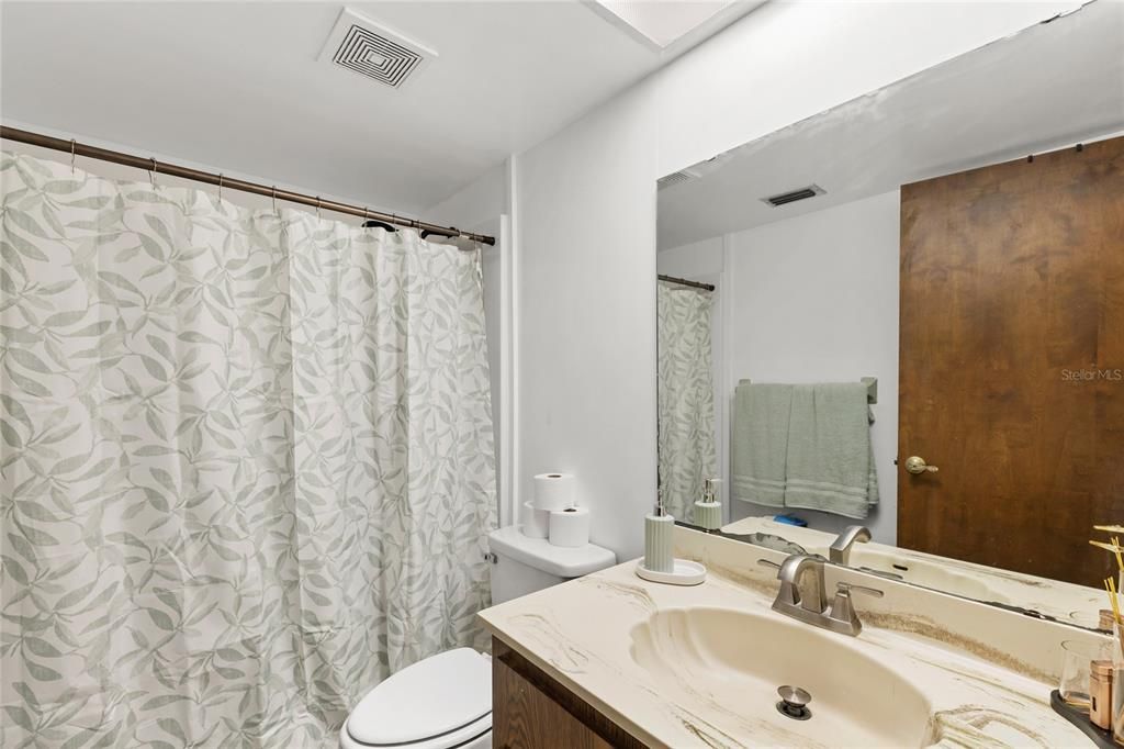 En Venta: $315,000 (3 camas, 2 baños, 1653 Pies cuadrados)
