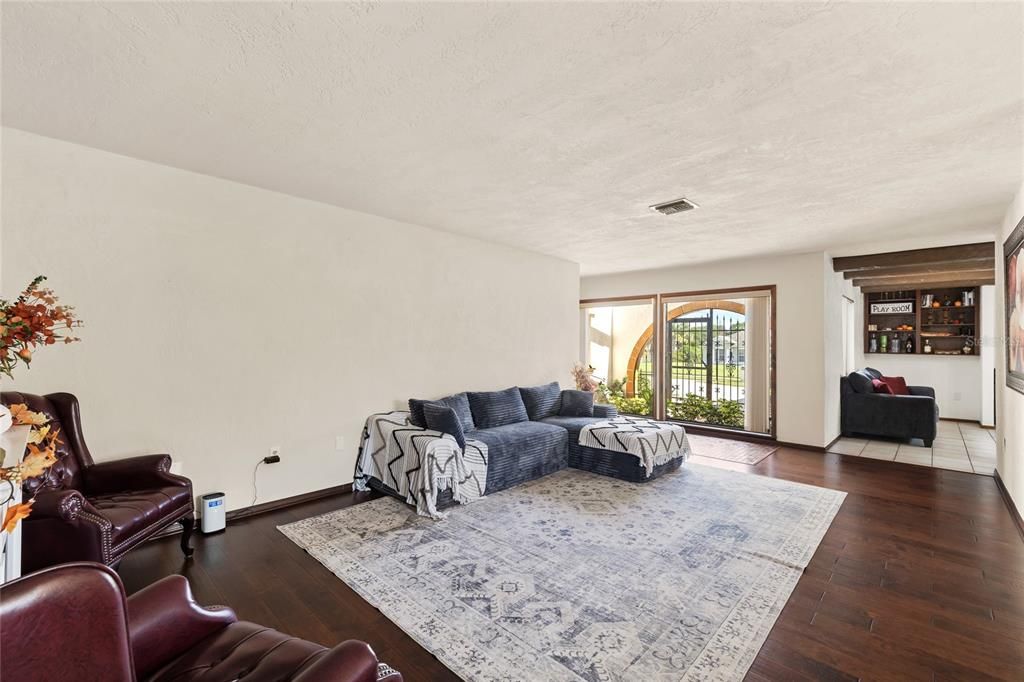 En Venta: $315,000 (3 camas, 2 baños, 1653 Pies cuadrados)
