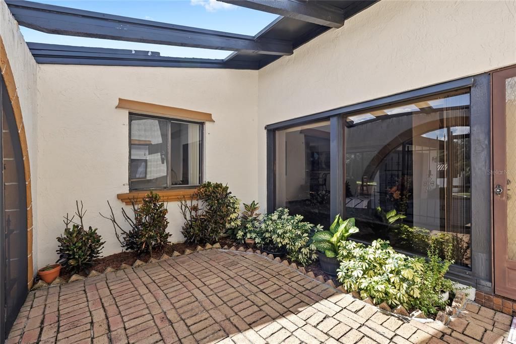 En Venta: $315,000 (3 camas, 2 baños, 1653 Pies cuadrados)