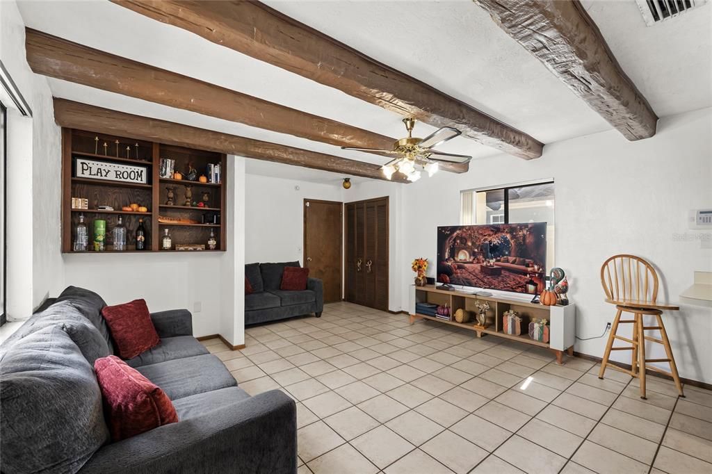 En Venta: $315,000 (3 camas, 2 baños, 1653 Pies cuadrados)