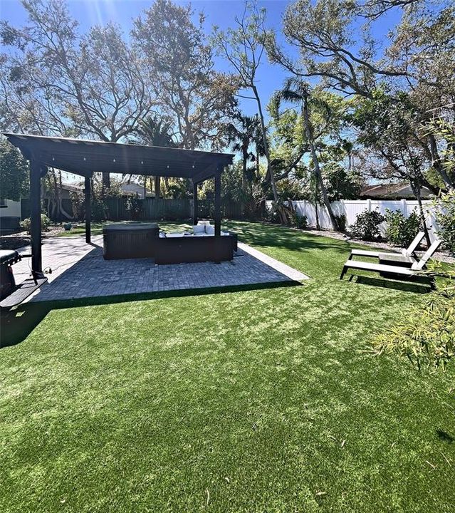 For Rent: $2,750 (2 beds, 1 baths, 1032 Square Feet)