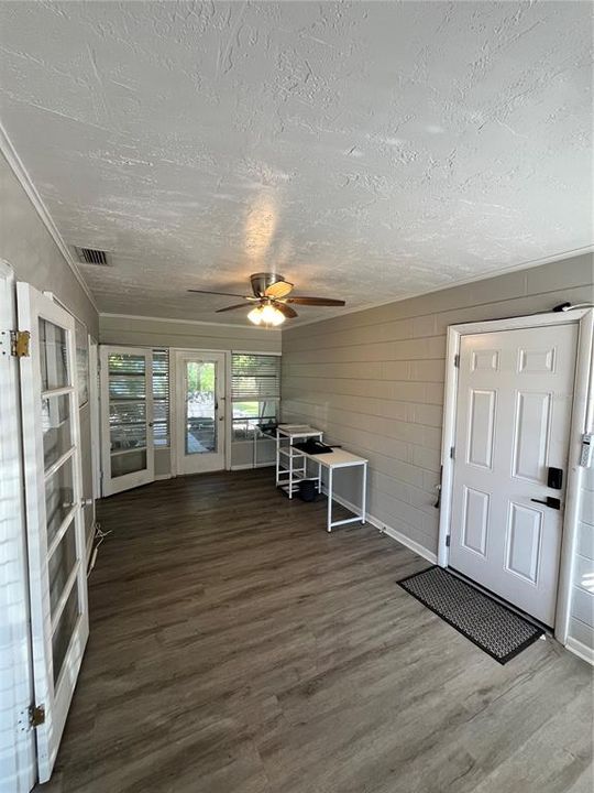 For Rent: $2,750 (2 beds, 1 baths, 1032 Square Feet)