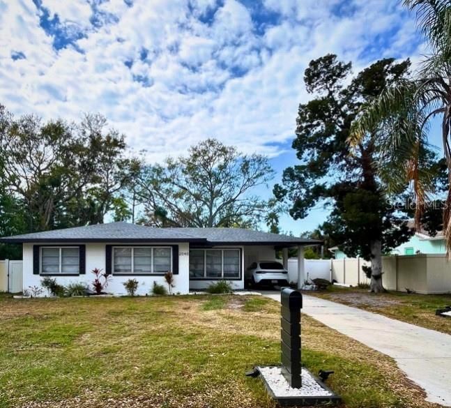 For Rent: $2,750 (2 beds, 1 baths, 1032 Square Feet)