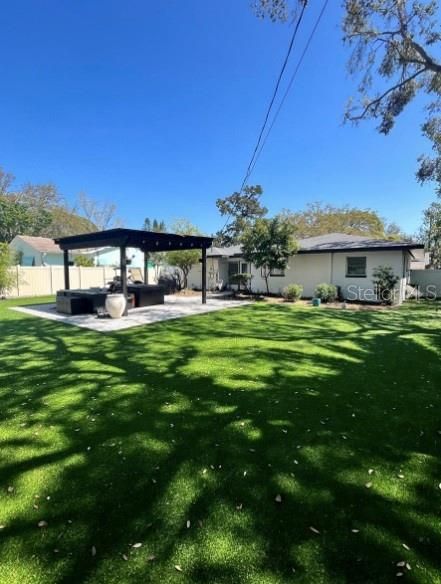 For Rent: $2,750 (2 beds, 1 baths, 1032 Square Feet)
