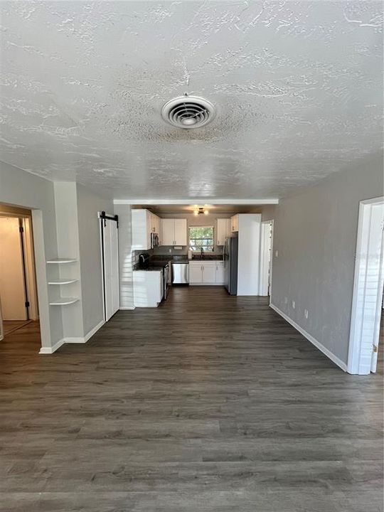 For Rent: $2,750 (2 beds, 1 baths, 1032 Square Feet)