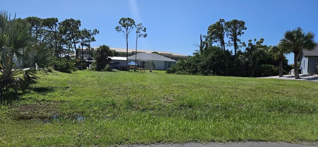 En Venta: $60,000 (0.24 acres)