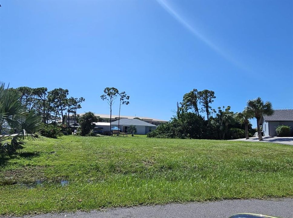 En Venta: $60,000 (0.24 acres)