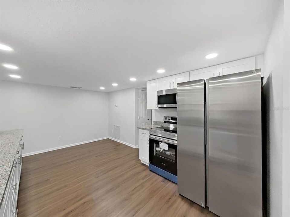 For Sale: $400,000 (3 beds, 2 baths, 1474 Square Feet)