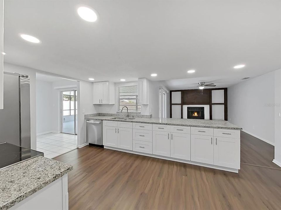 For Sale: $400,000 (3 beds, 2 baths, 1474 Square Feet)