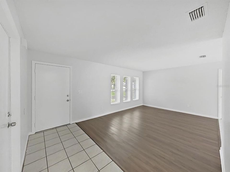 For Sale: $400,000 (3 beds, 2 baths, 1474 Square Feet)