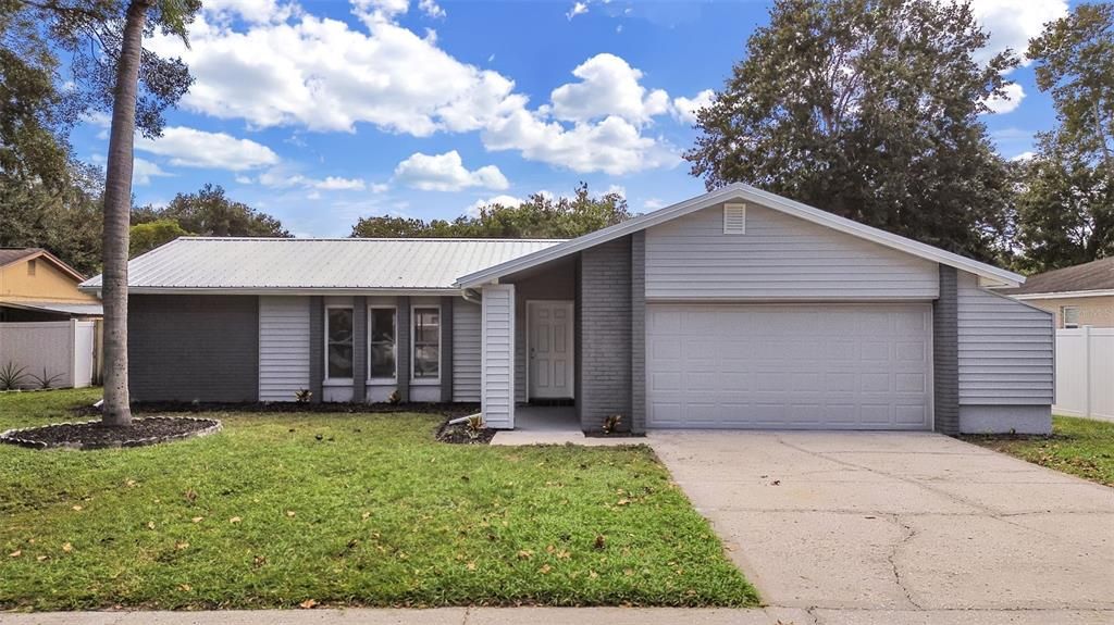 For Sale: $400,000 (3 beds, 2 baths, 1474 Square Feet)