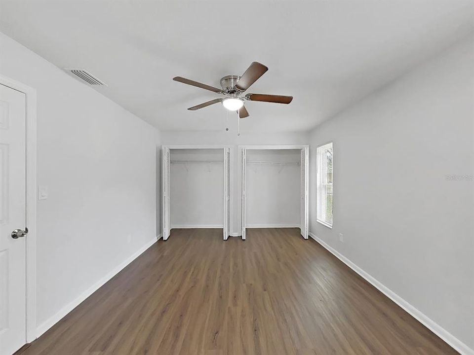 For Sale: $400,000 (3 beds, 2 baths, 1474 Square Feet)