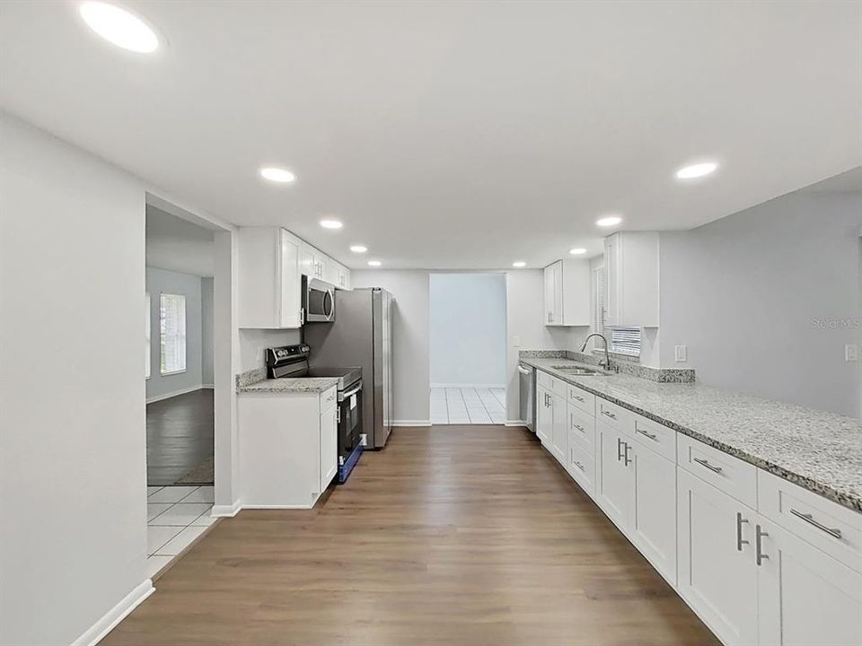For Sale: $400,000 (3 beds, 2 baths, 1474 Square Feet)