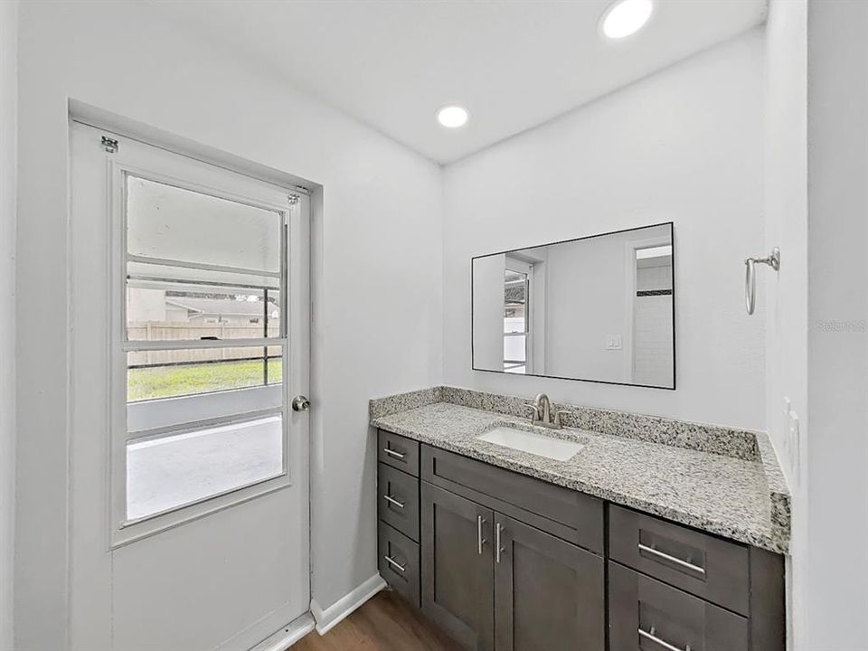 For Sale: $400,000 (3 beds, 2 baths, 1474 Square Feet)