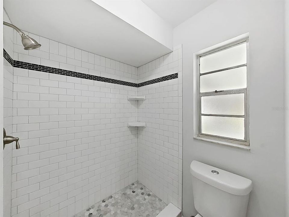 For Sale: $400,000 (3 beds, 2 baths, 1474 Square Feet)