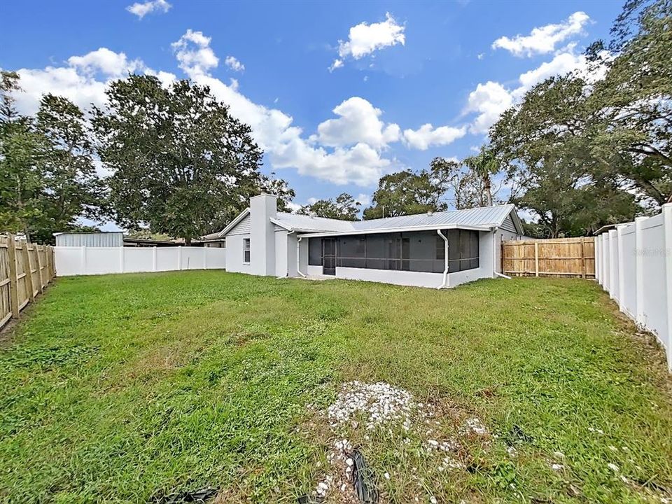 For Sale: $400,000 (3 beds, 2 baths, 1474 Square Feet)