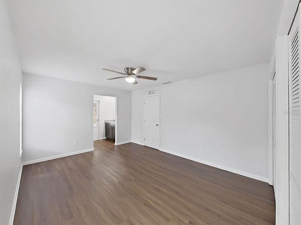 For Sale: $400,000 (3 beds, 2 baths, 1474 Square Feet)