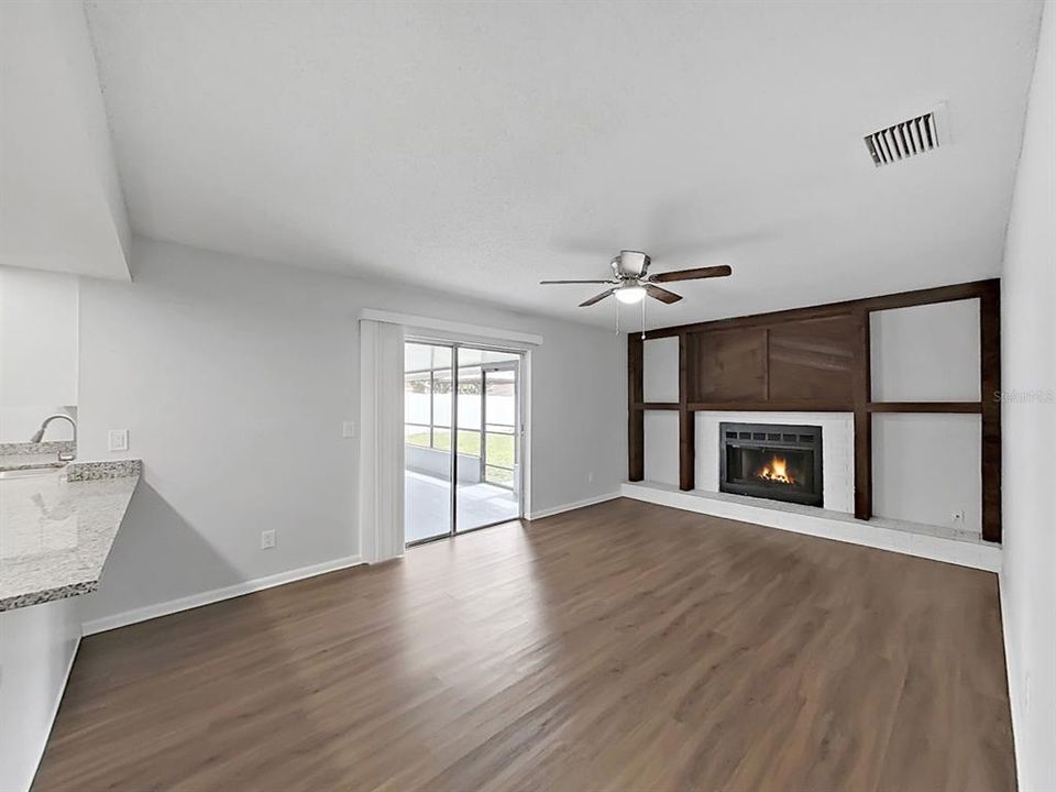 For Sale: $400,000 (3 beds, 2 baths, 1474 Square Feet)