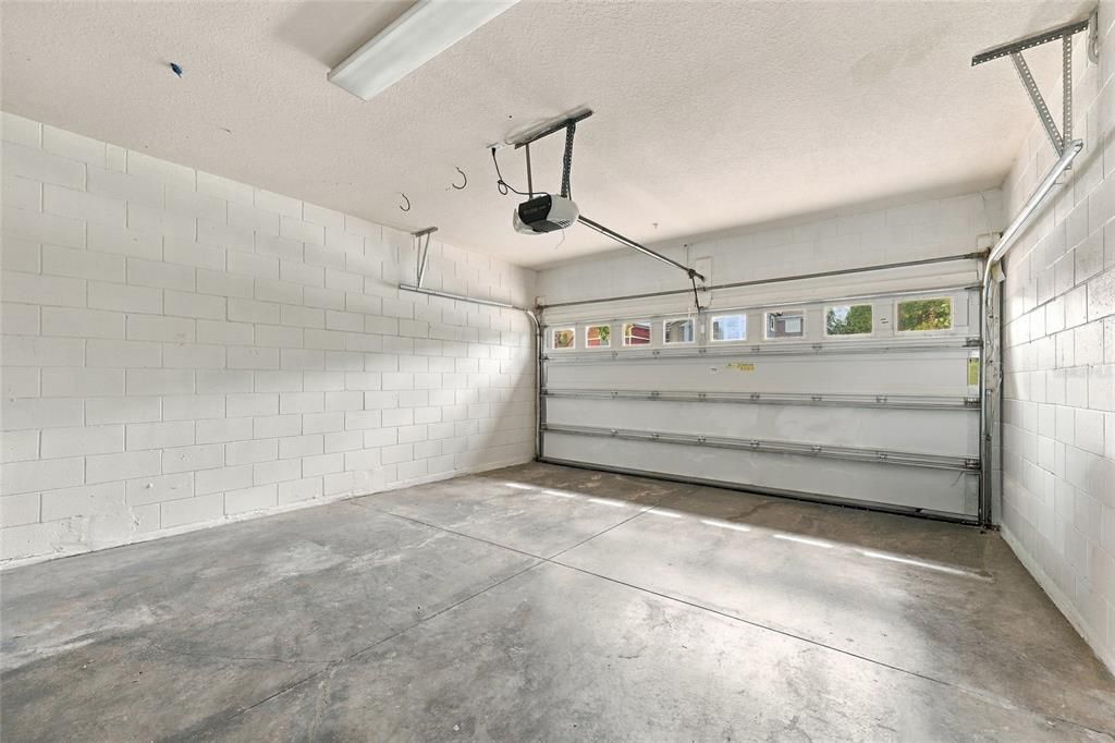 For Sale: $359,900 (3 beds, 2 baths, 1682 Square Feet)