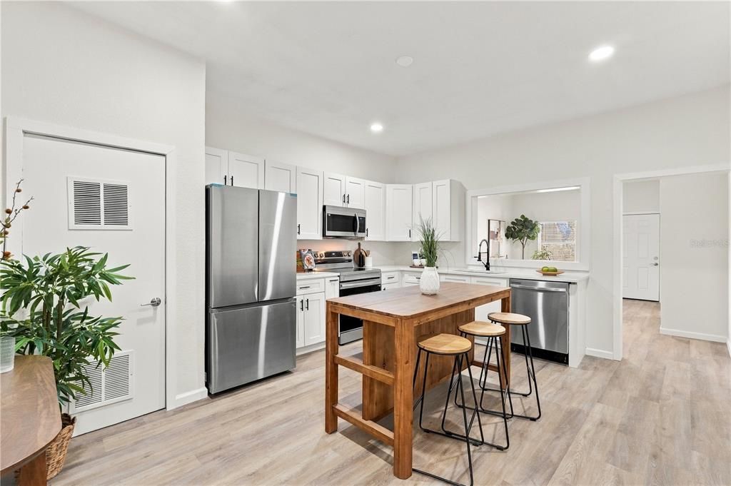 For Sale: $359,900 (3 beds, 2 baths, 1512 Square Feet)