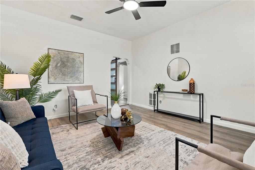 For Sale: $359,900 (3 beds, 2 baths, 1512 Square Feet)