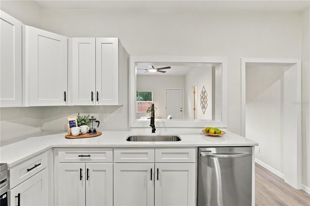 For Sale: $359,900 (3 beds, 2 baths, 1512 Square Feet)