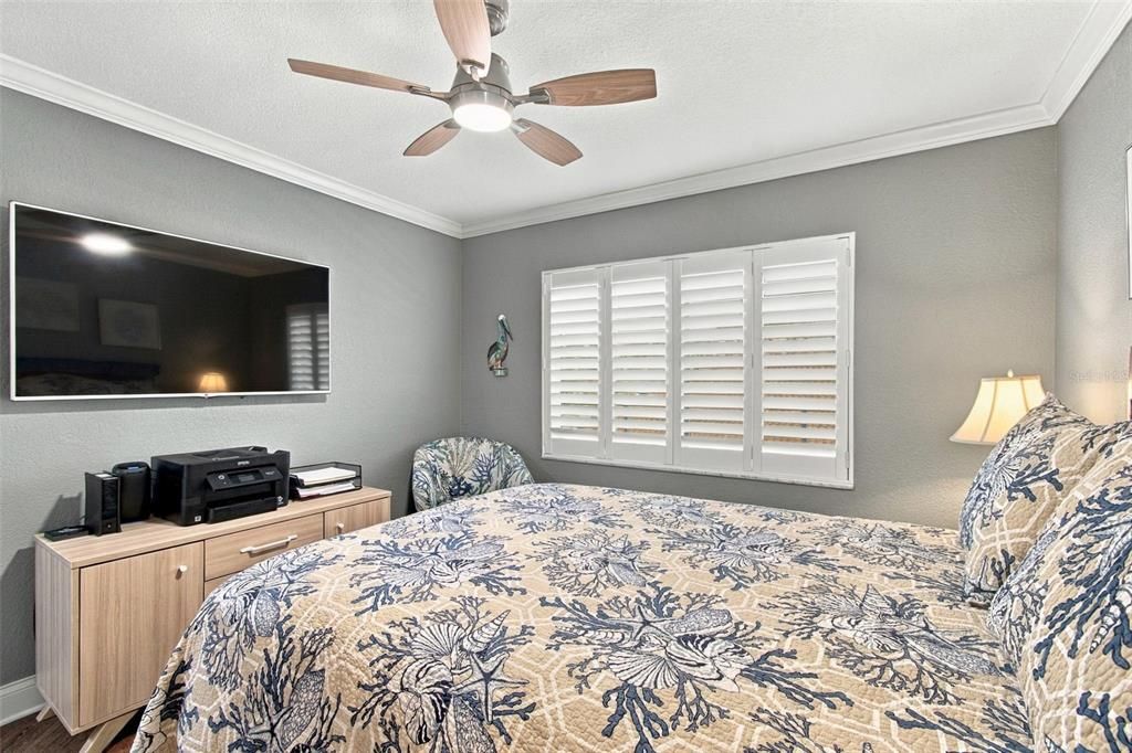 For Sale: $425,000 (2 beds, 2 baths, 1040 Square Feet)