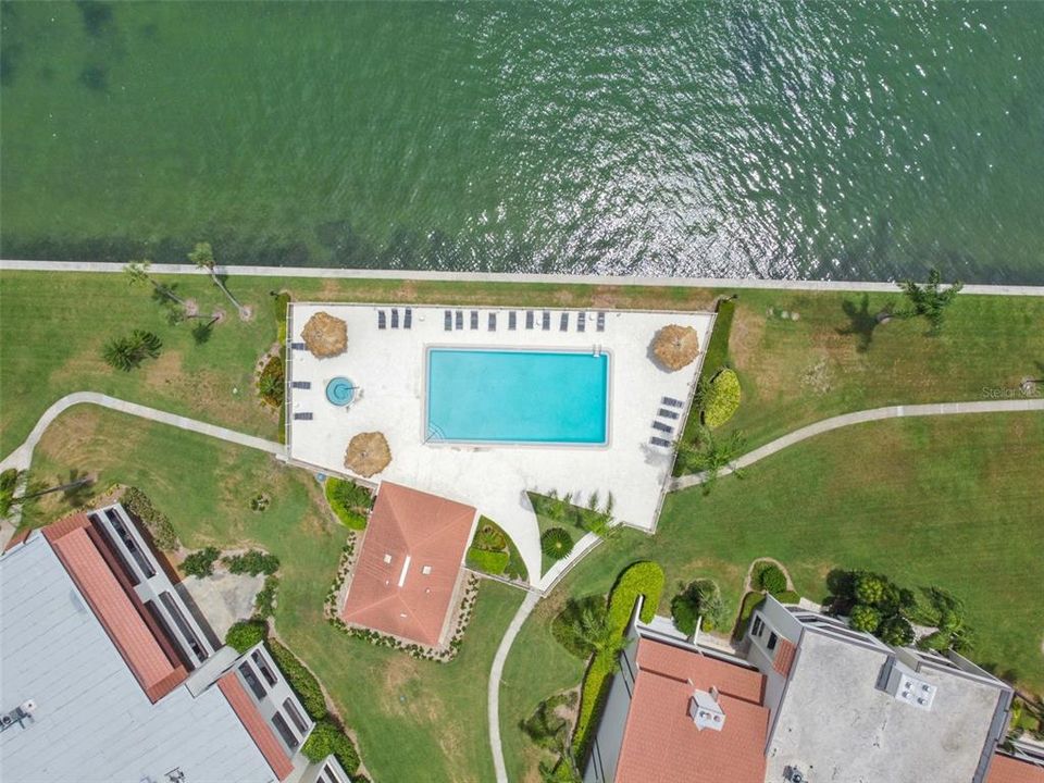 For Sale: $425,000 (2 beds, 2 baths, 1040 Square Feet)
