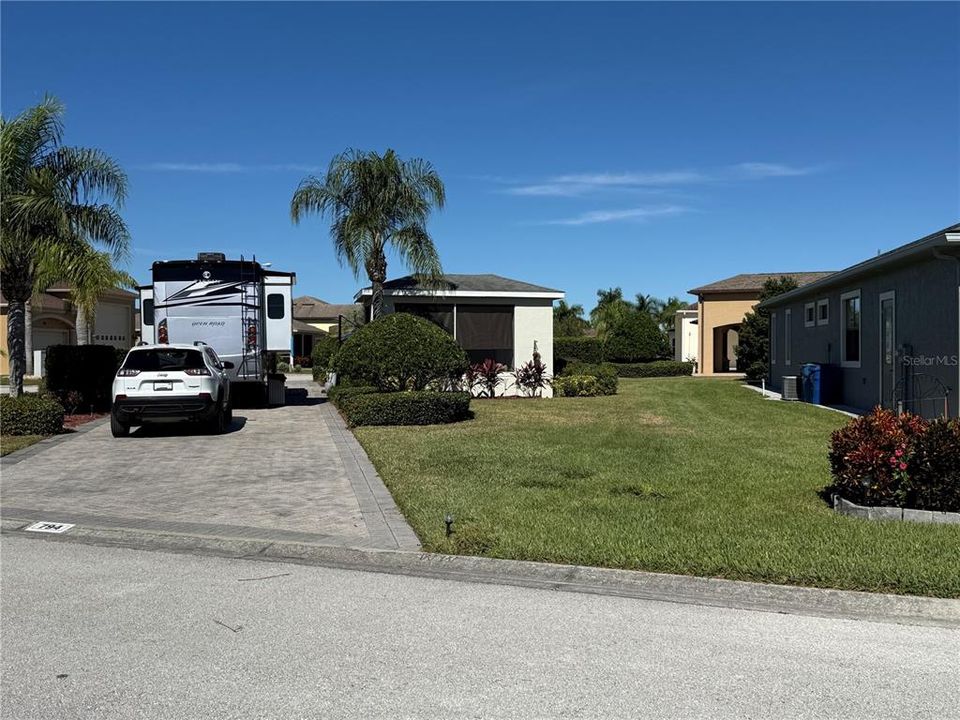 На продажу: $159,000 (0.19 acres)