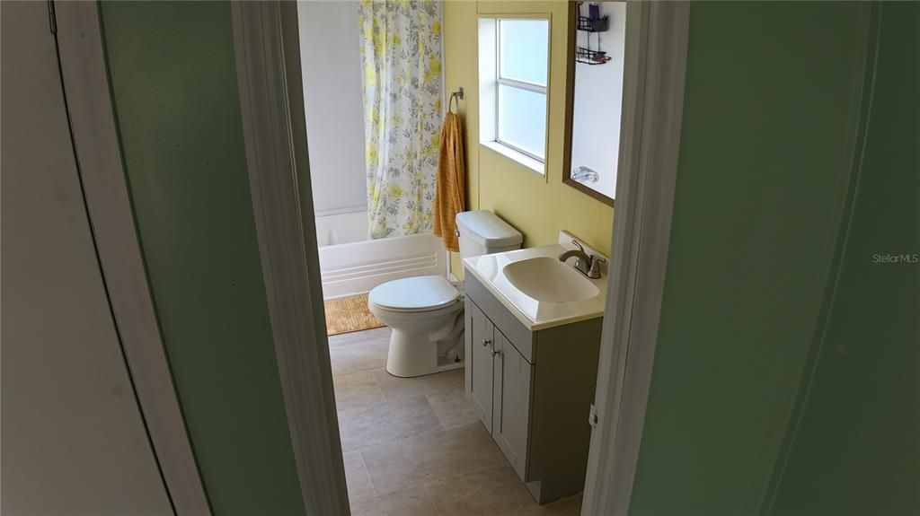 For Sale: $124,900 (2 beds, 2 baths, 960 Square Feet)