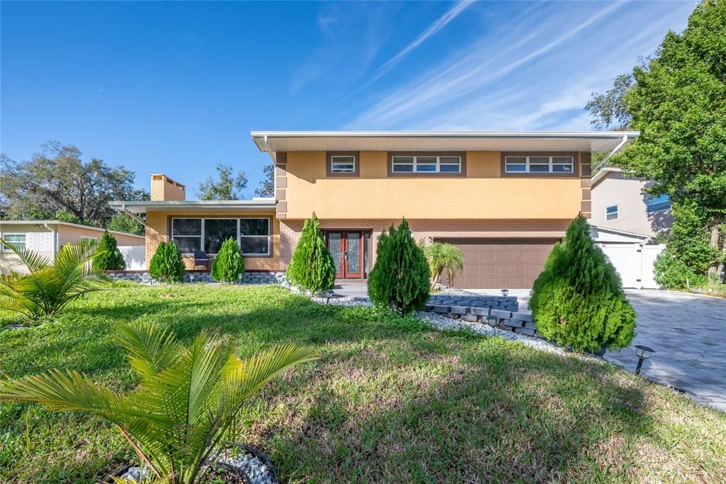 For Sale: $539,000 (3 beds, 3 baths, 2332 Square Feet)