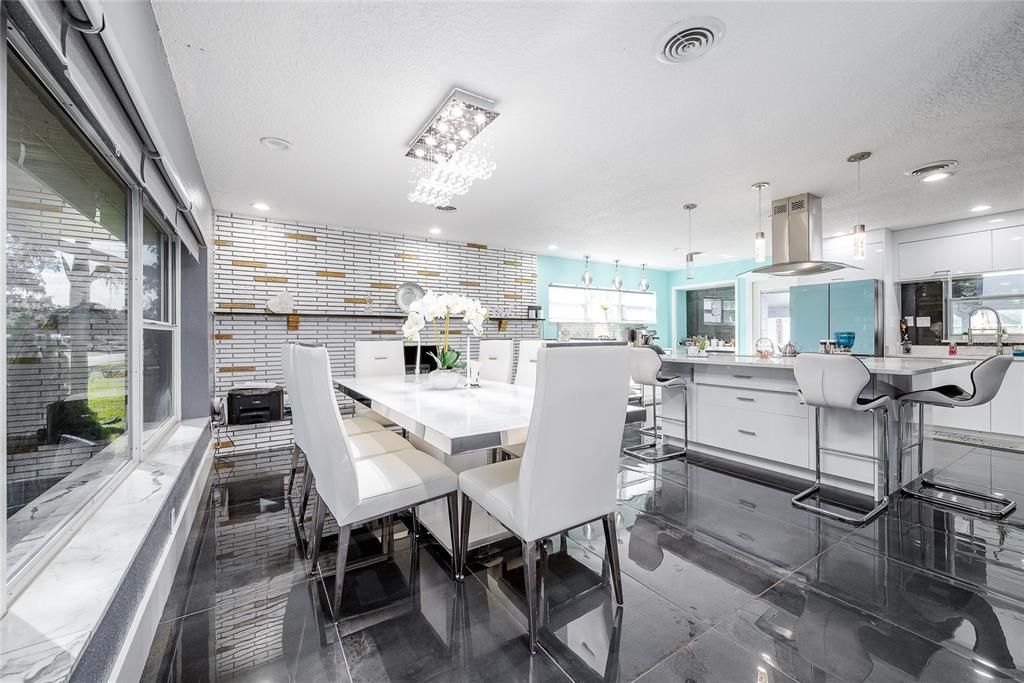 For Sale: $539,000 (3 beds, 3 baths, 2332 Square Feet)