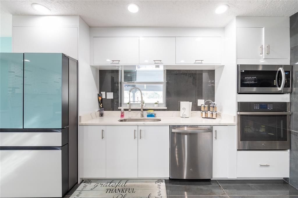 For Sale: $539,000 (3 beds, 3 baths, 2332 Square Feet)
